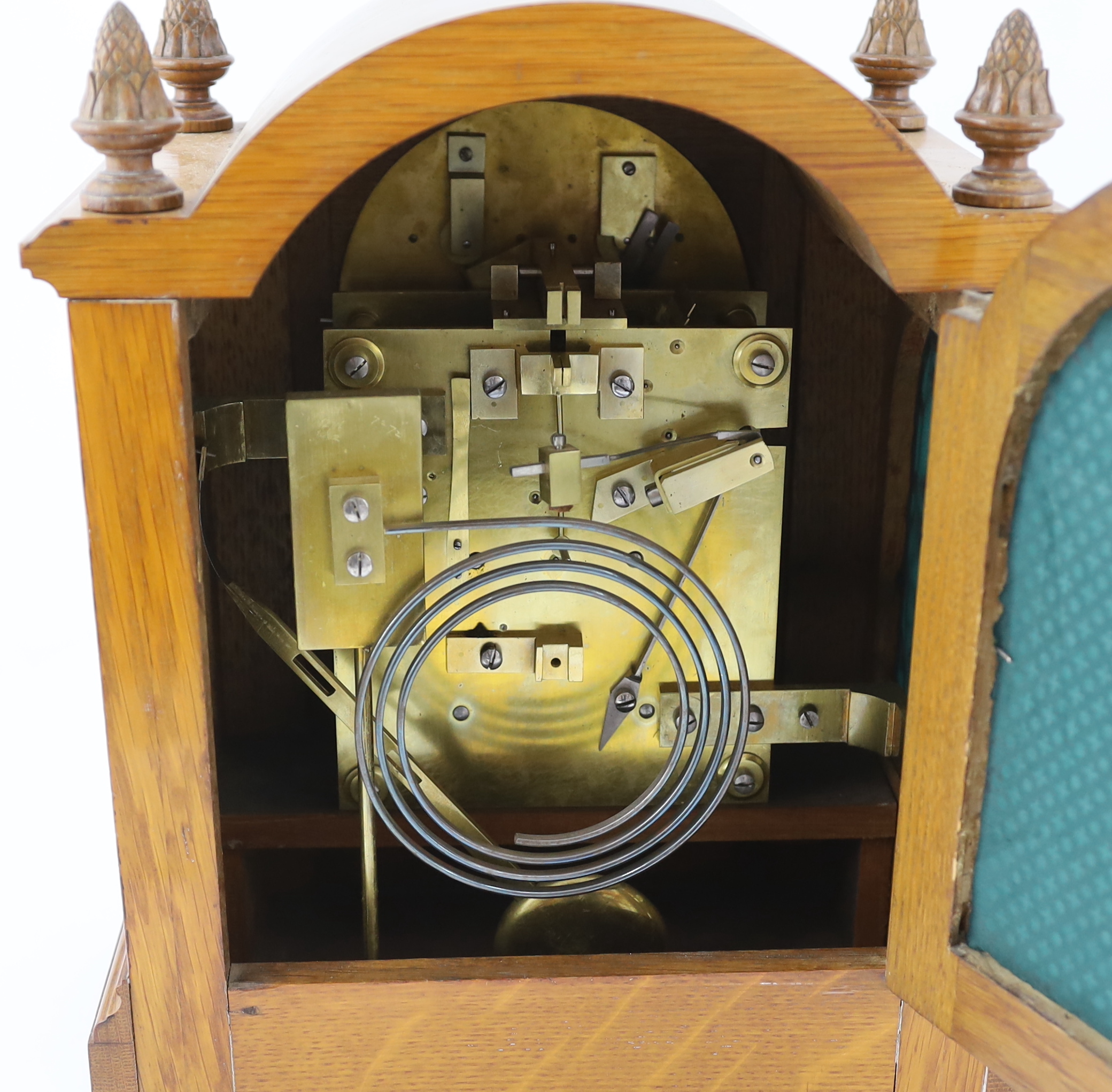 An Edwardian golden oak eight day bracket clock 28cm wide, 19cm deep, 36cm high